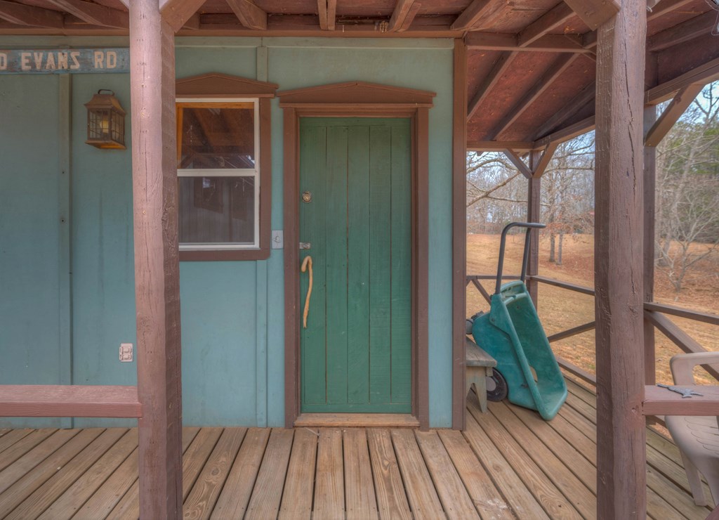 23 Derby Lane Property Photo 19