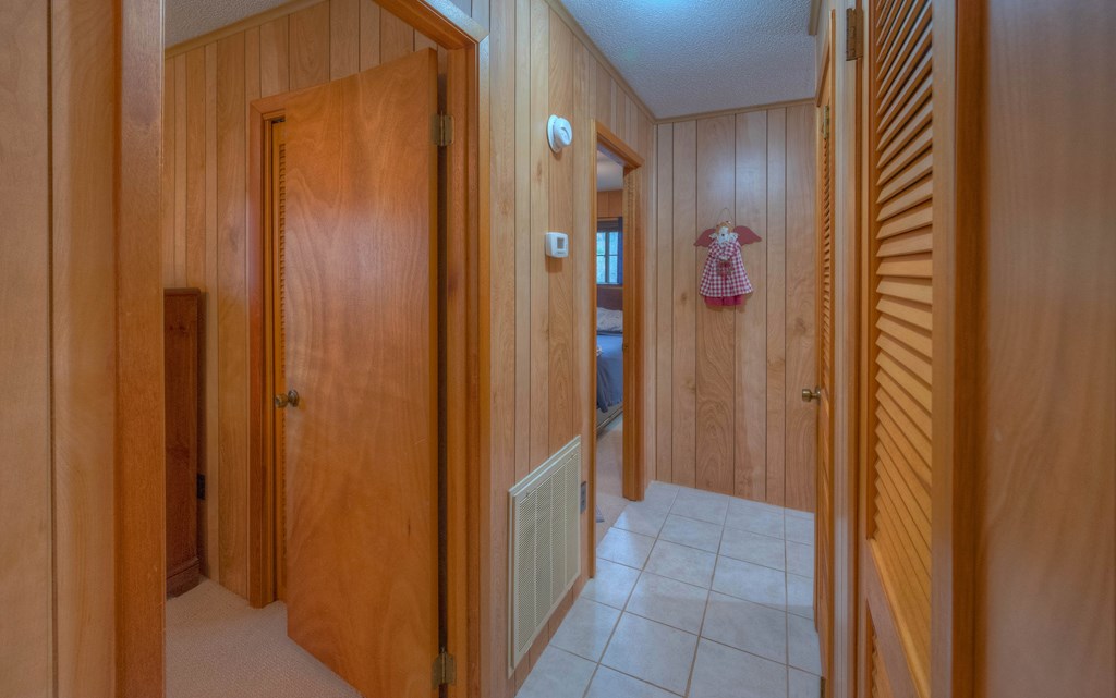 23 Derby Lane Property Photo 44