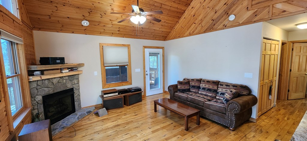 240 Devore Property Photo 4
