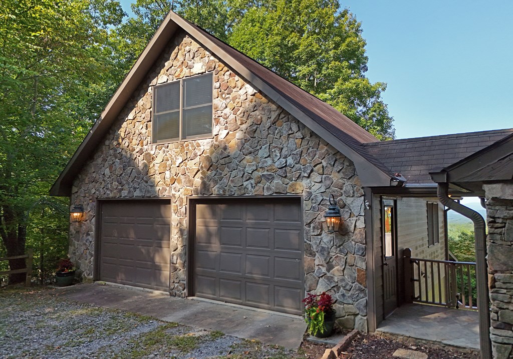 452 Blue Ridge Trails Property Photo 4