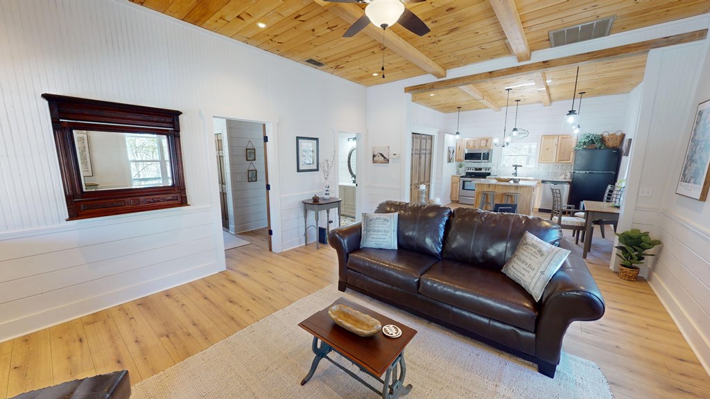 820 Beaver Creek Property Photo 7