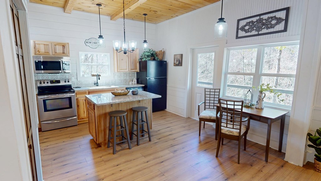 820 Beaver Creek Property Photo 8