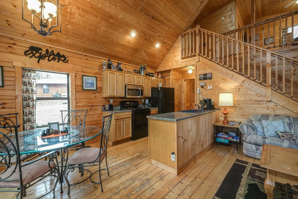 35 Relaxed Path Property Photo 5