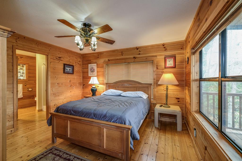 35 Relaxed Path Property Photo 17