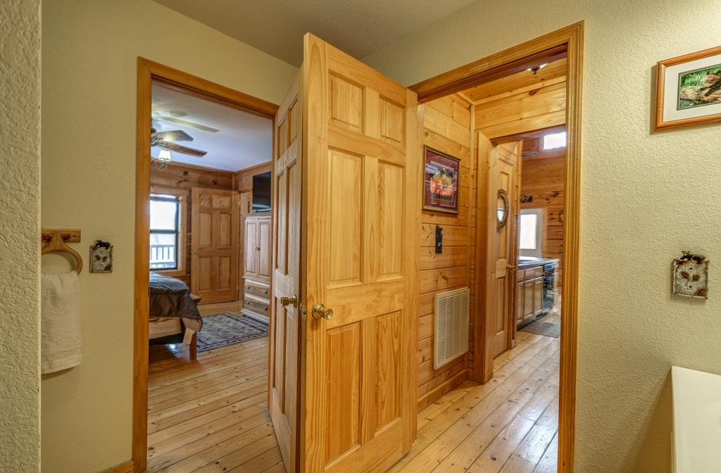 35 Relaxed Path Property Photo 22