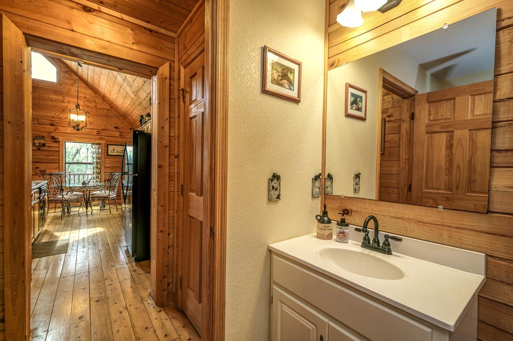 35 Relaxed Path Property Photo 23