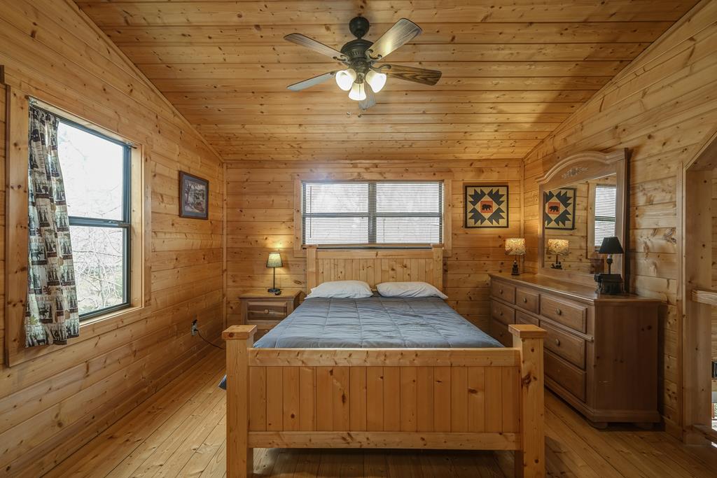 35 Relaxed Path Property Photo 26