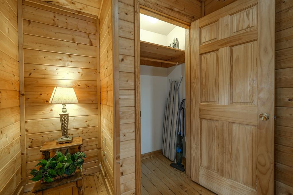35 Relaxed Path Property Photo 29