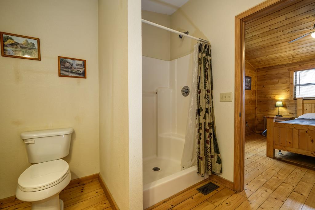 35 Relaxed Path Property Photo 32