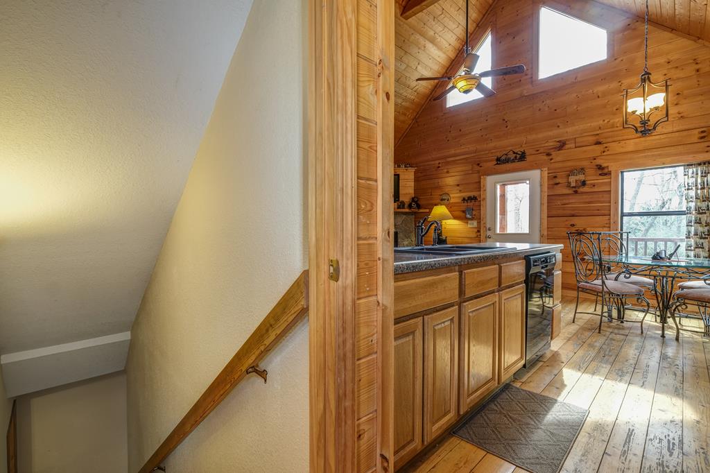 35 Relaxed Path Property Photo 33