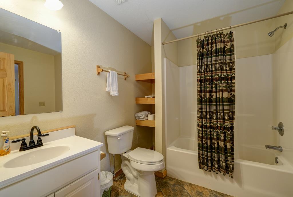 35 Relaxed Path Property Photo 38