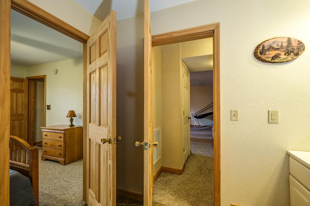 35 Relaxed Path Property Photo 39