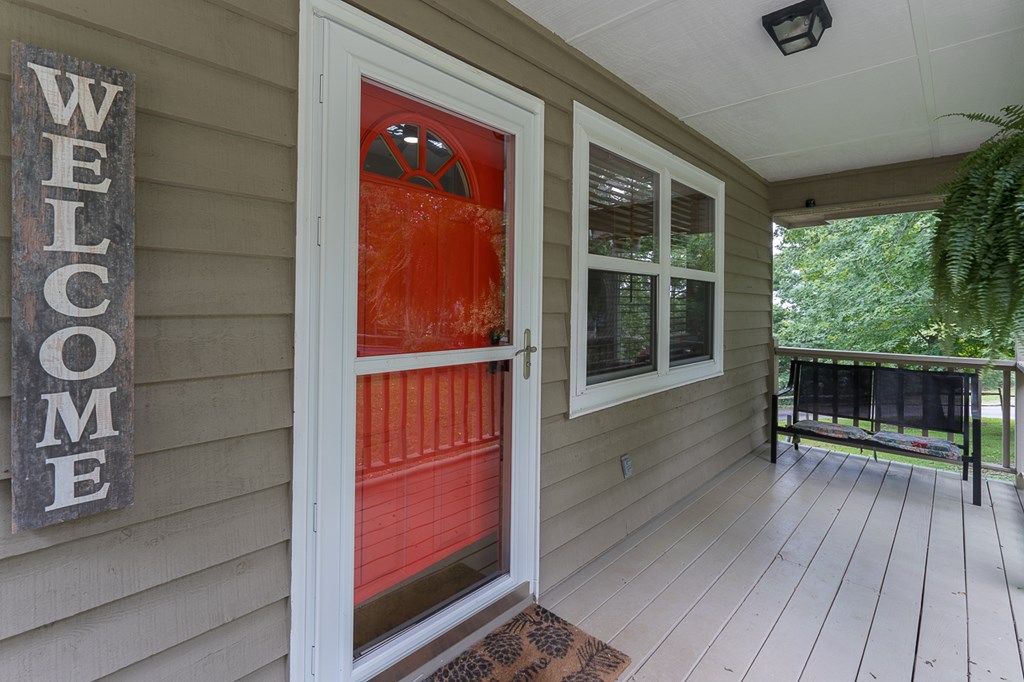 68 Looking Glass Lane Property Photo 3