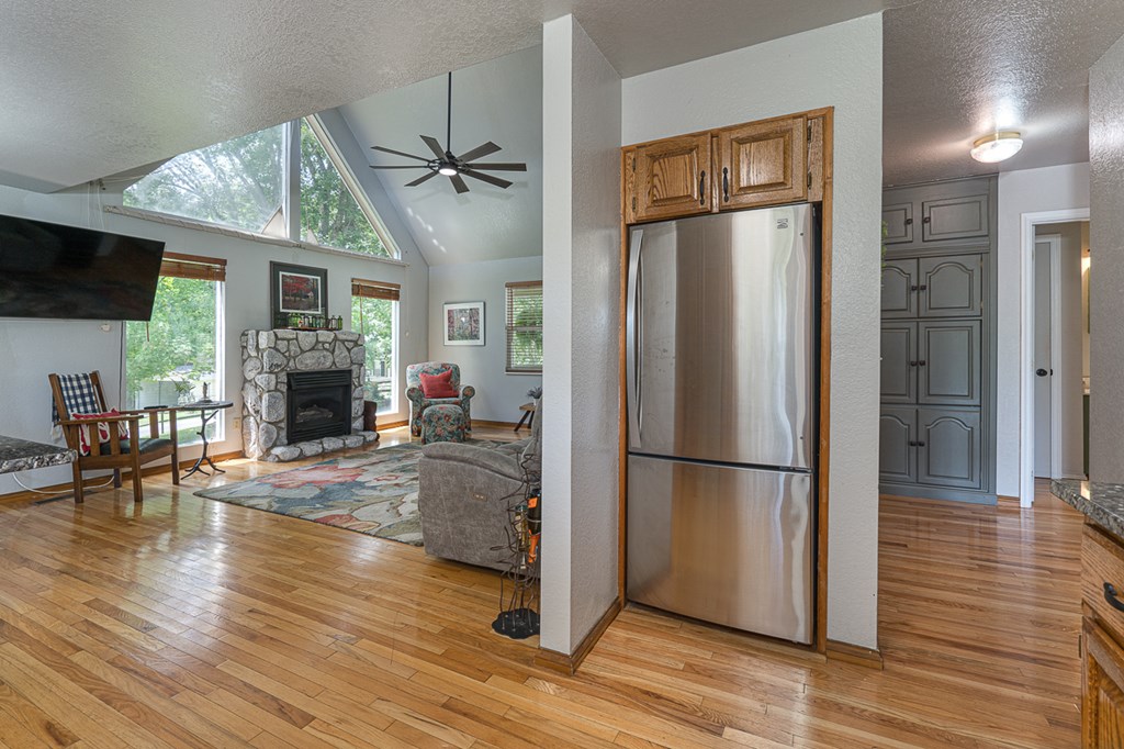 68 Looking Glass Lane Property Photo 12