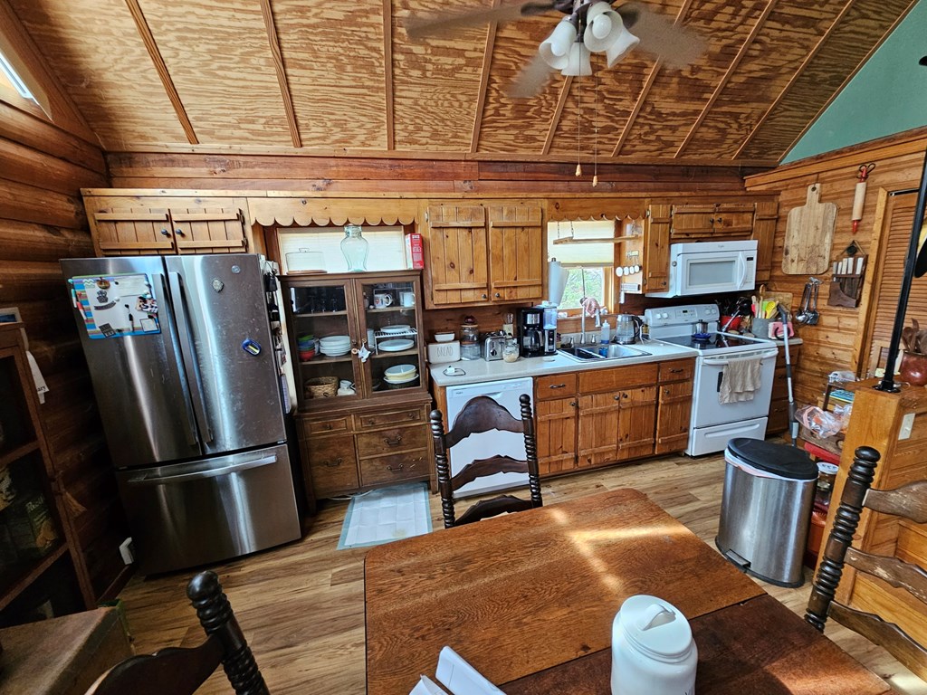 350 Rosecreek Road Property Photo 7