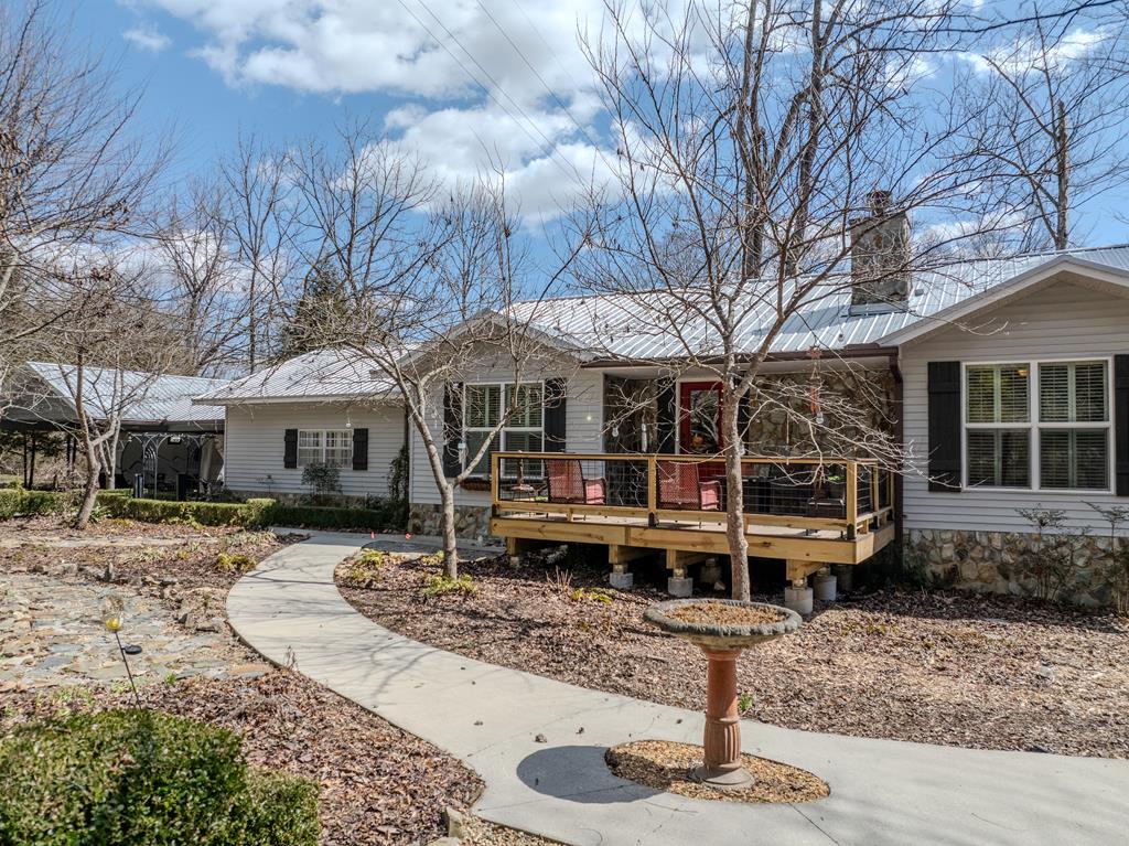 348 Beaver Ridge Property Photo 1