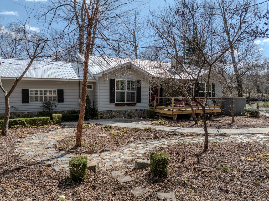 348 Beaver Ridge Property Photo 2