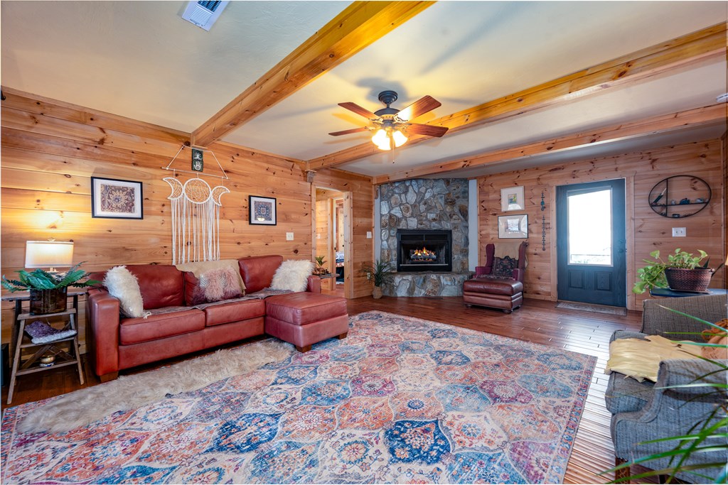 348 Beaver Ridge Property Photo 8