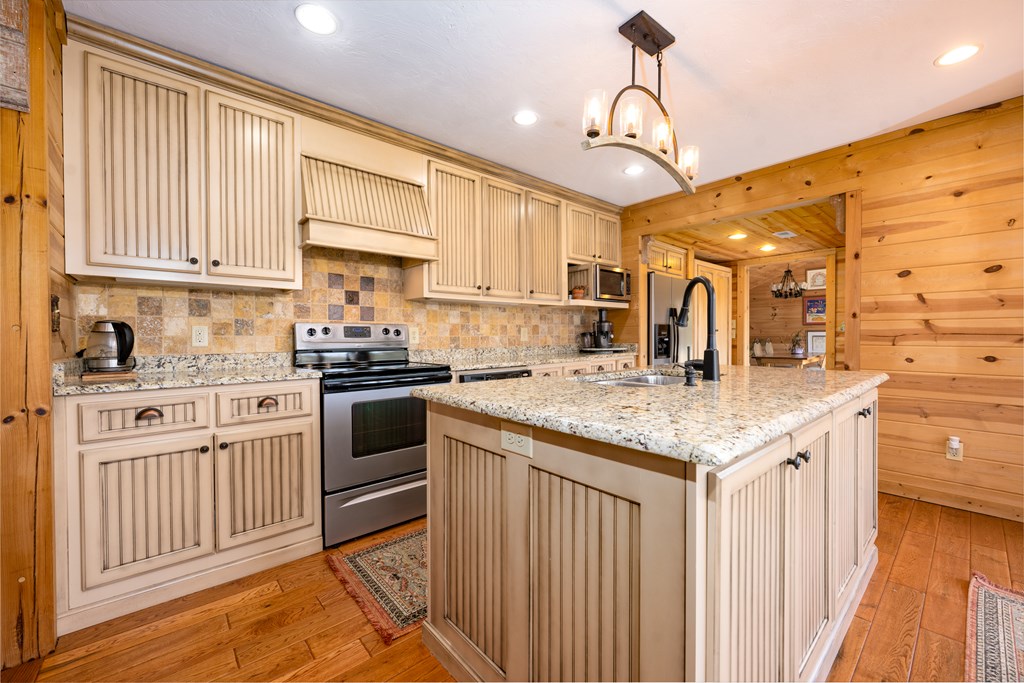 348 Beaver Ridge Property Photo 10