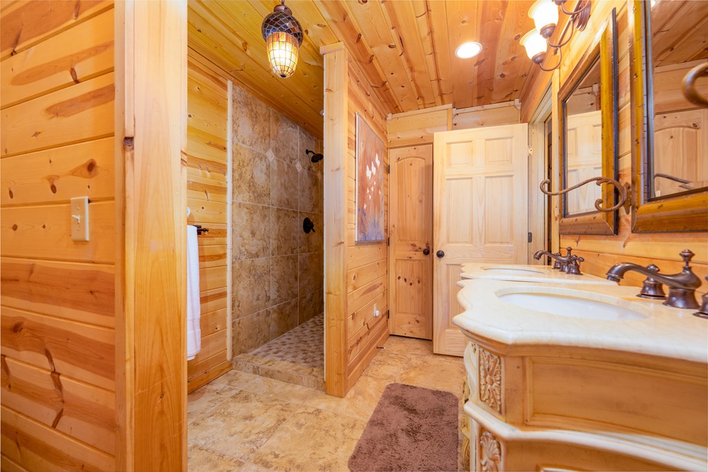 348 Beaver Ridge Property Photo 14