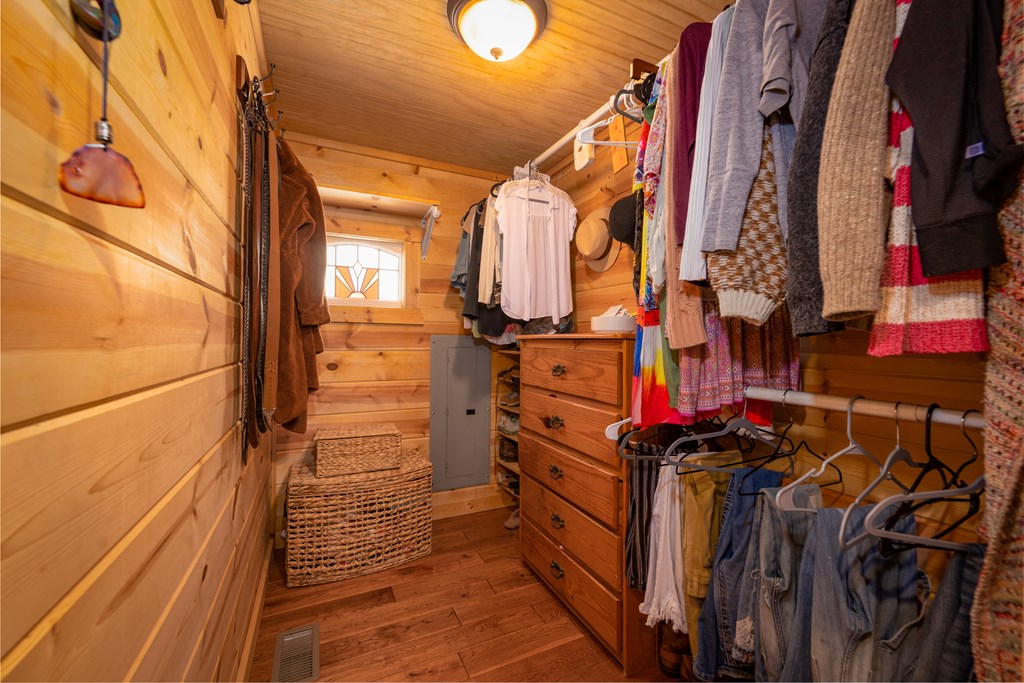 348 Beaver Ridge Property Photo 16