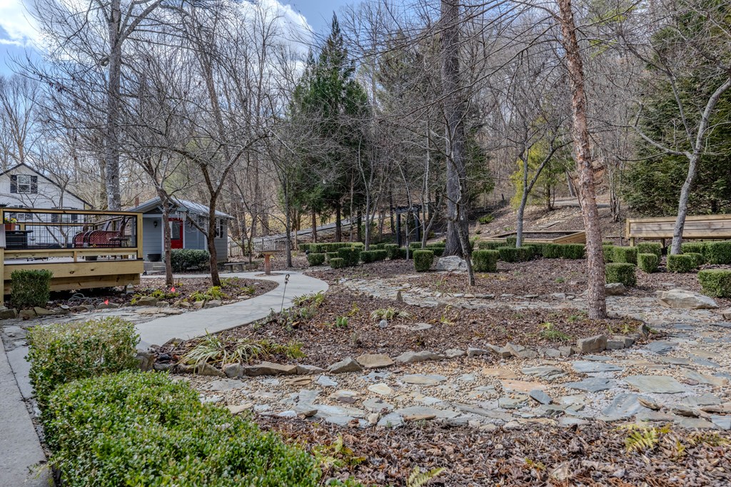 348 Beaver Ridge Property Photo 21