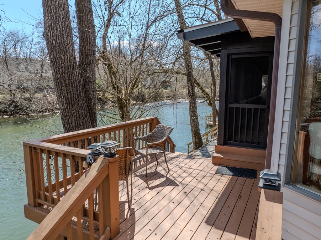 348 Beaver Ridge Property Photo 28