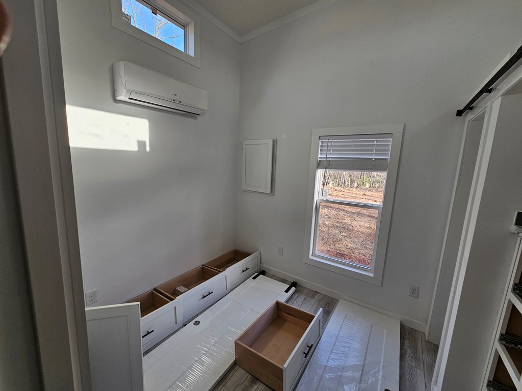 300 Linda Lane Property Photo 13