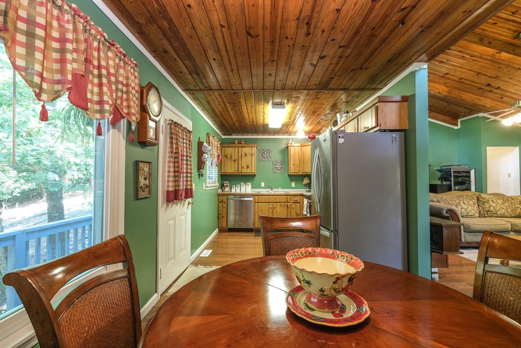 131 Hills And Hollows Rd. Property Photo 9