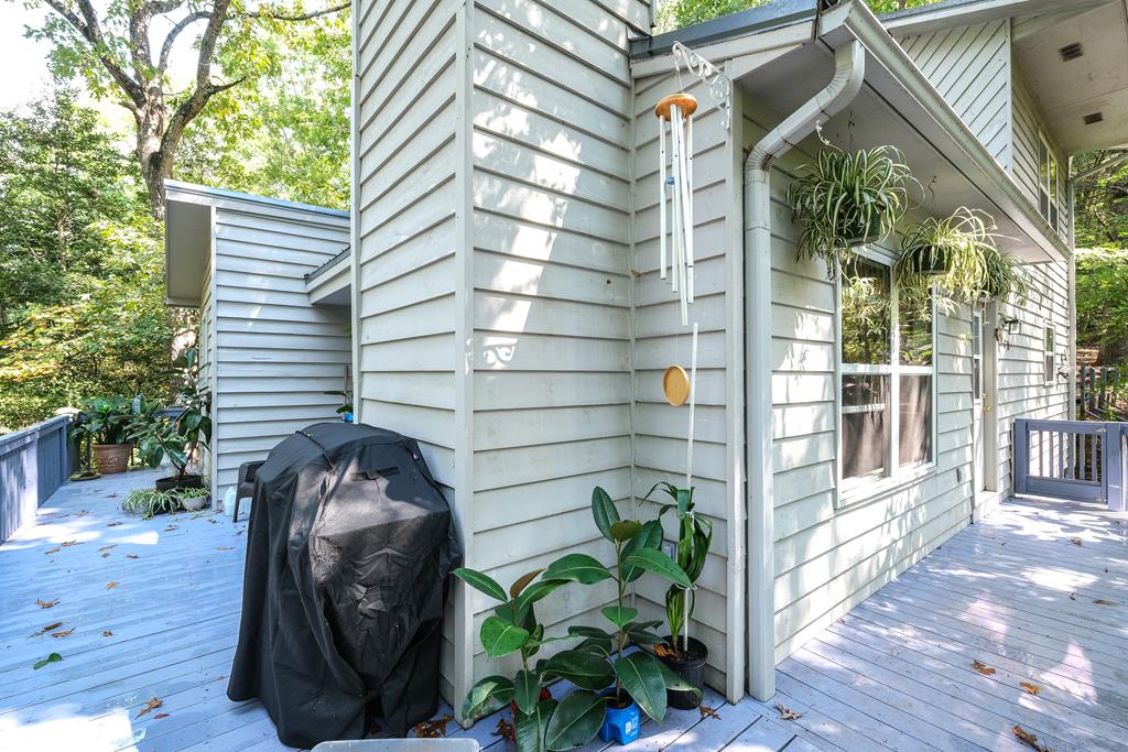 131 Hills And Hollows Rd. Property Photo 32