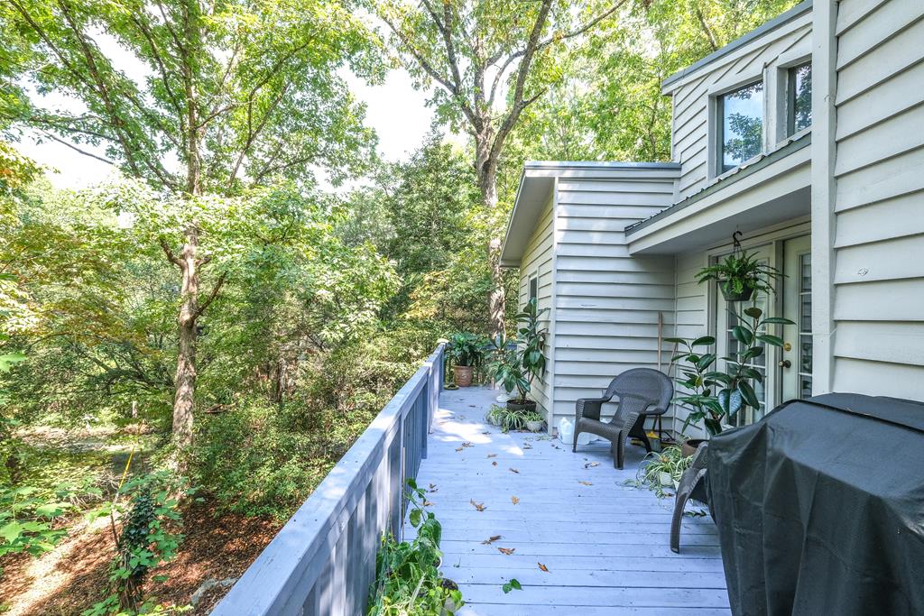131 Hills And Hollows Rd. Property Photo 33