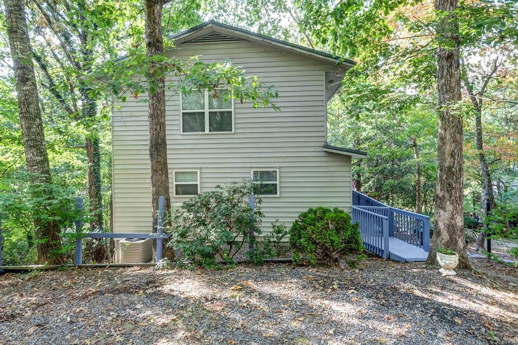 131 Hills And Hollows Rd. Property Photo 35