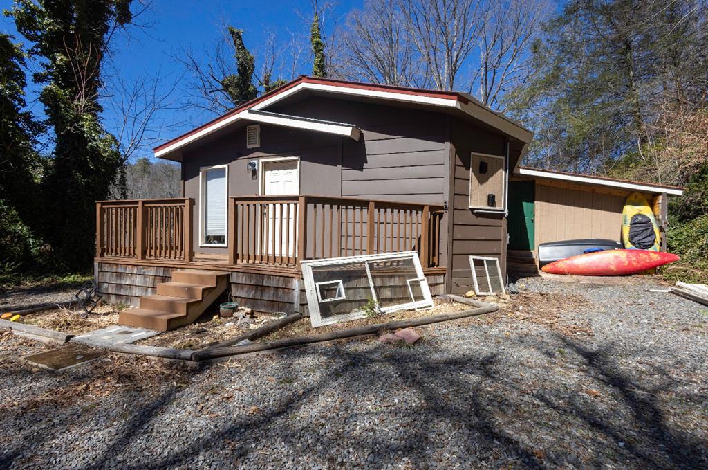 688 Hanging Dog Road Property Photo