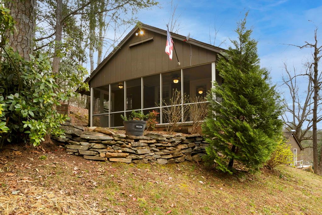180 Village Rd Property Photo