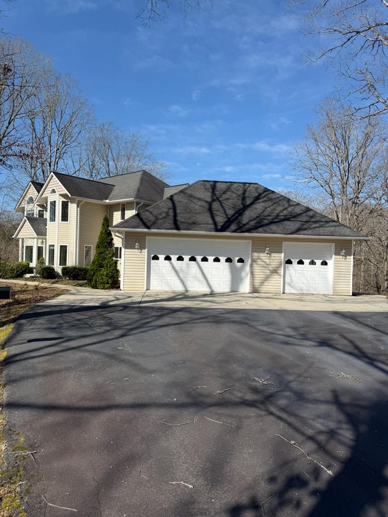 838 Peachtree Hills Road Property Photo