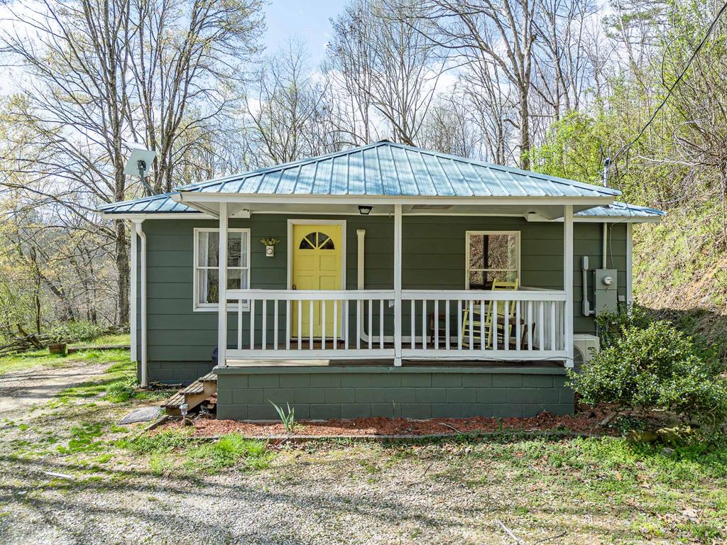 211 Gregory Hollow Road Property Photo