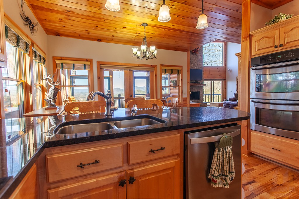 594 Brasstown View Road Property Photo 35