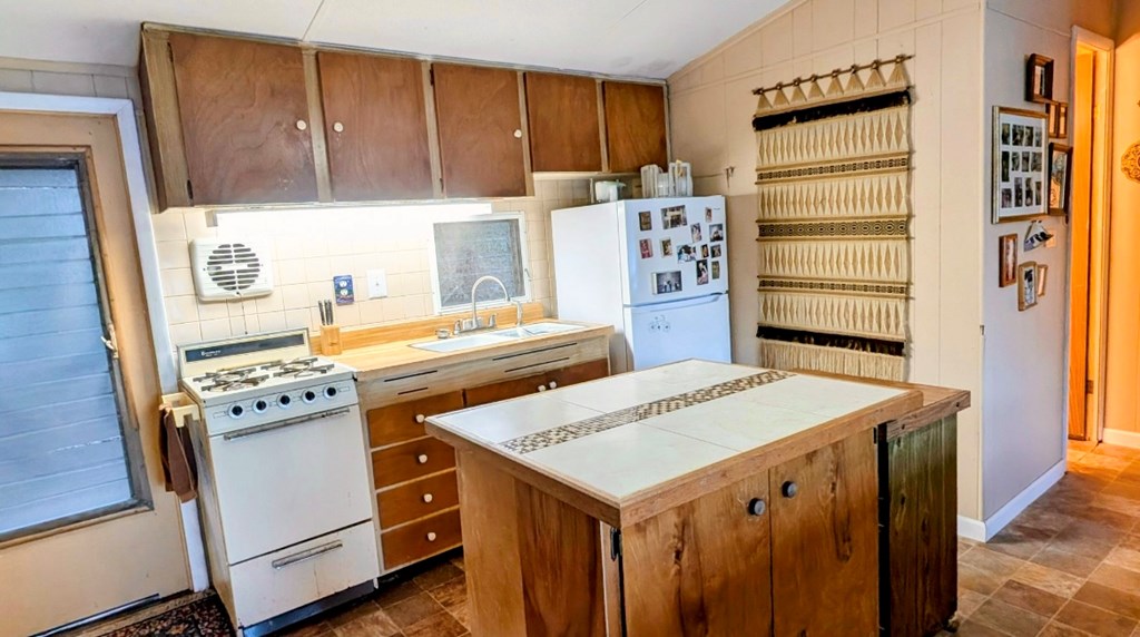 344 Thunderbird Trail Property Photo 4