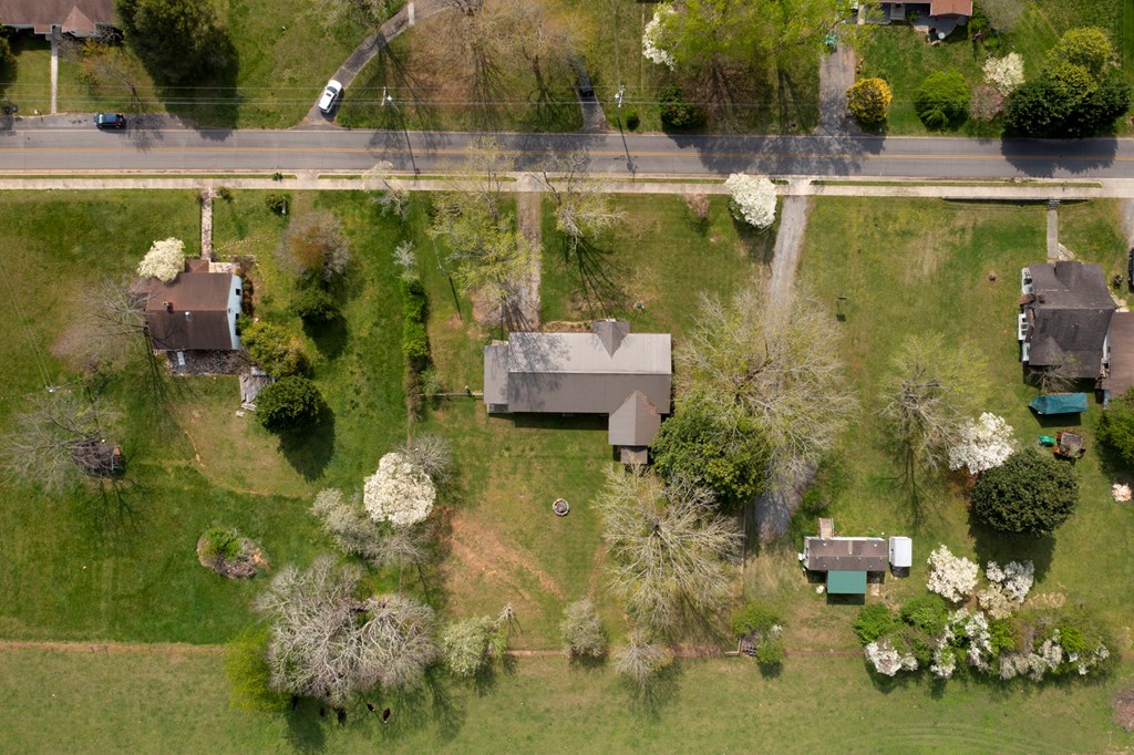 133 Riverside Drive Property Photo 5