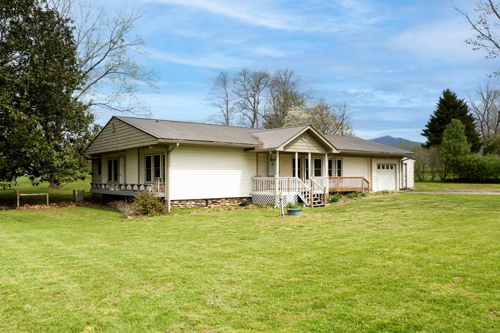 133 Riverside Drive Property Photo 8