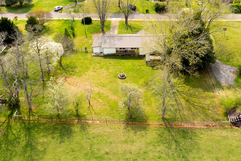 133 Riverside Drive Property Photo 9