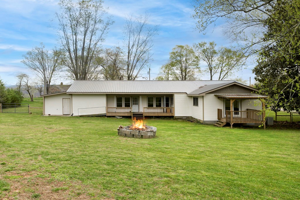 133 Riverside Drive Property Photo 11