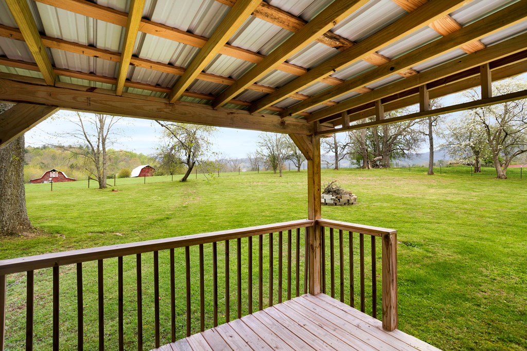 133 Riverside Drive Property Photo 13