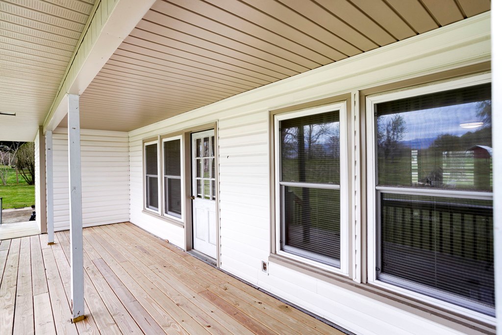 133 Riverside Drive Property Photo 16