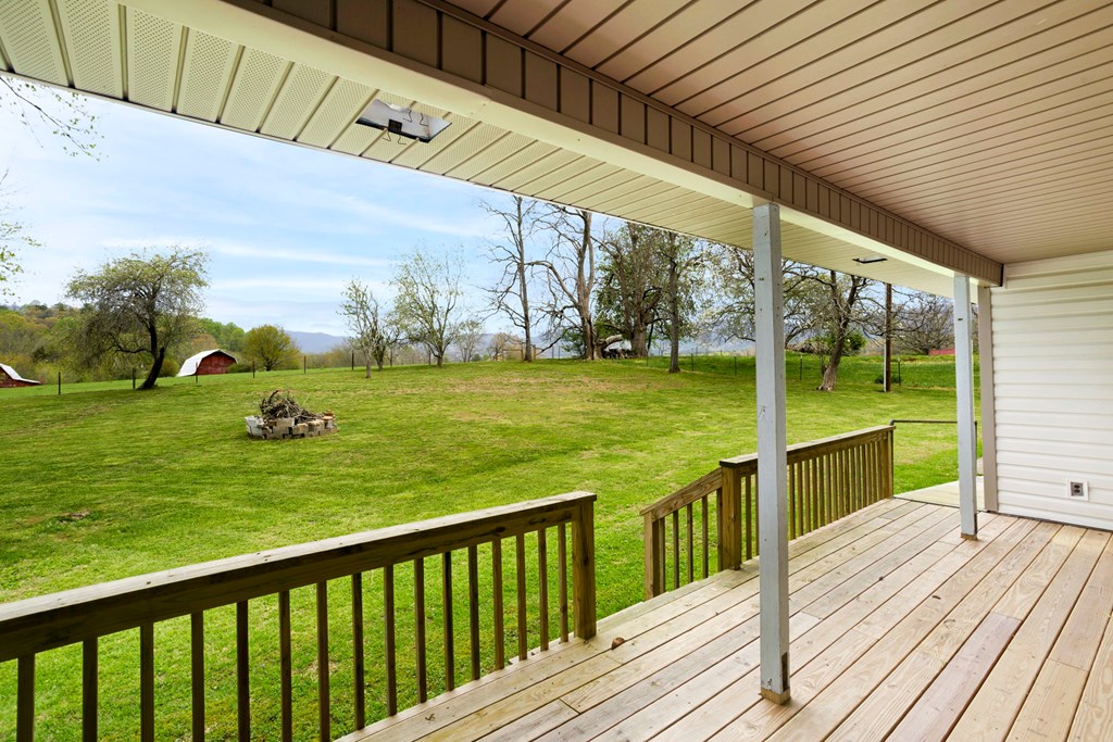 133 Riverside Drive Property Photo 17