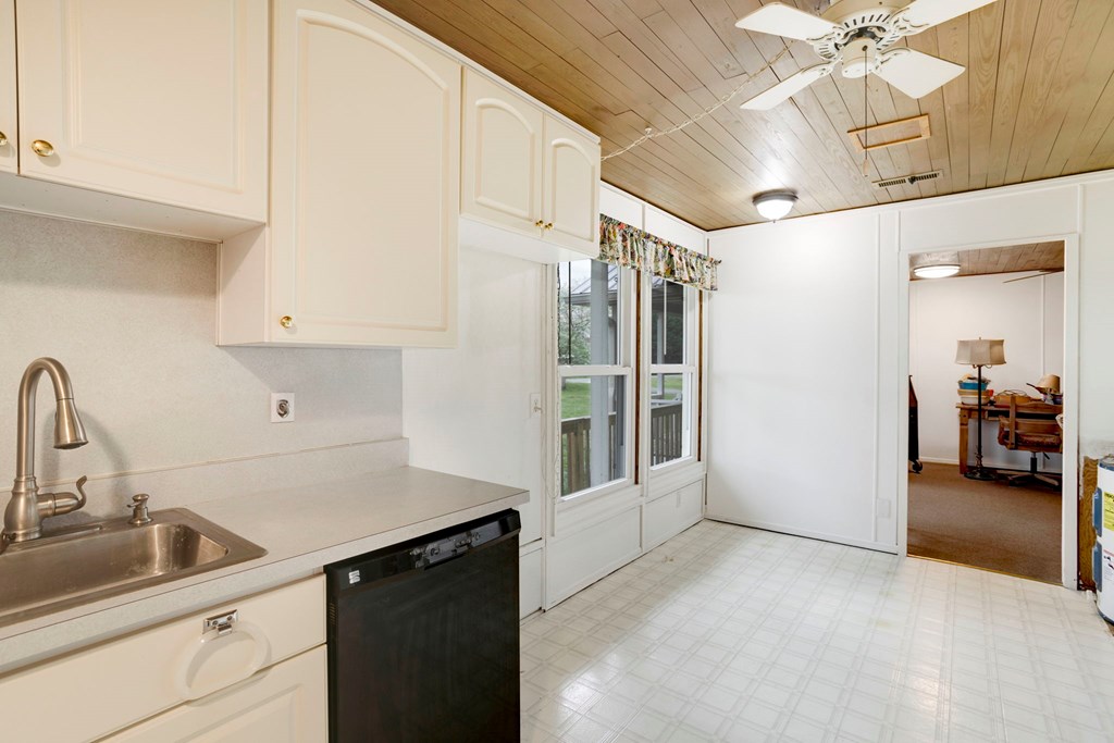 133 Riverside Drive Property Photo 27