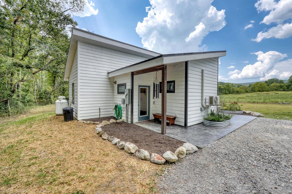 835 Waldroup Rd Property Photo