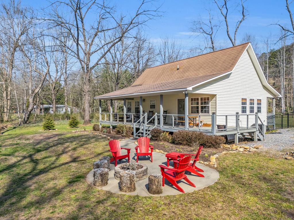 100 Tranquility Lane Property Photo