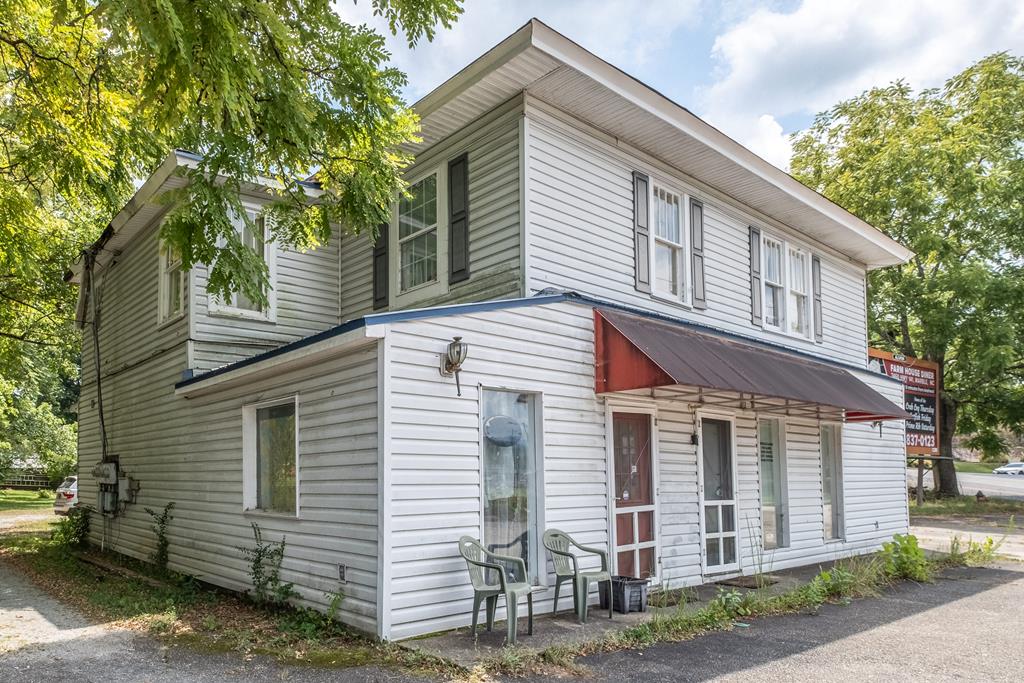 786 Main Street Property Photo