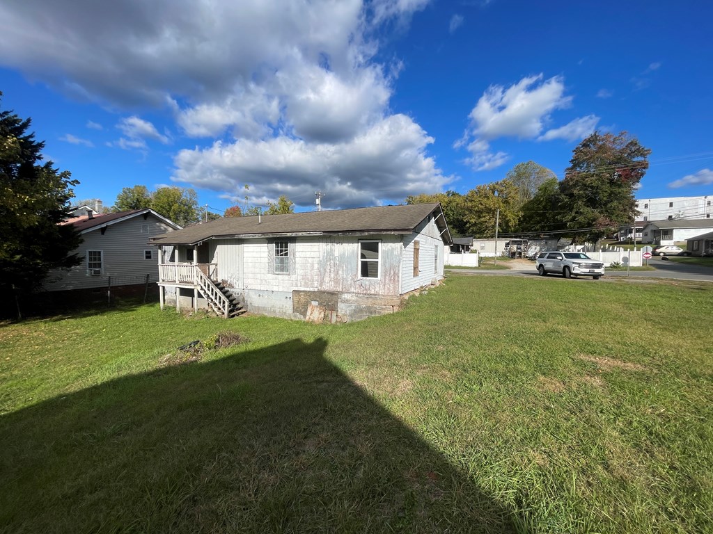 228 Circle Street Property Photo 14